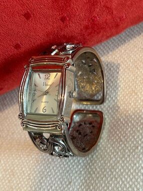 Silver tone cuff bracelet watch 5 rhinestones each side New battery EUC